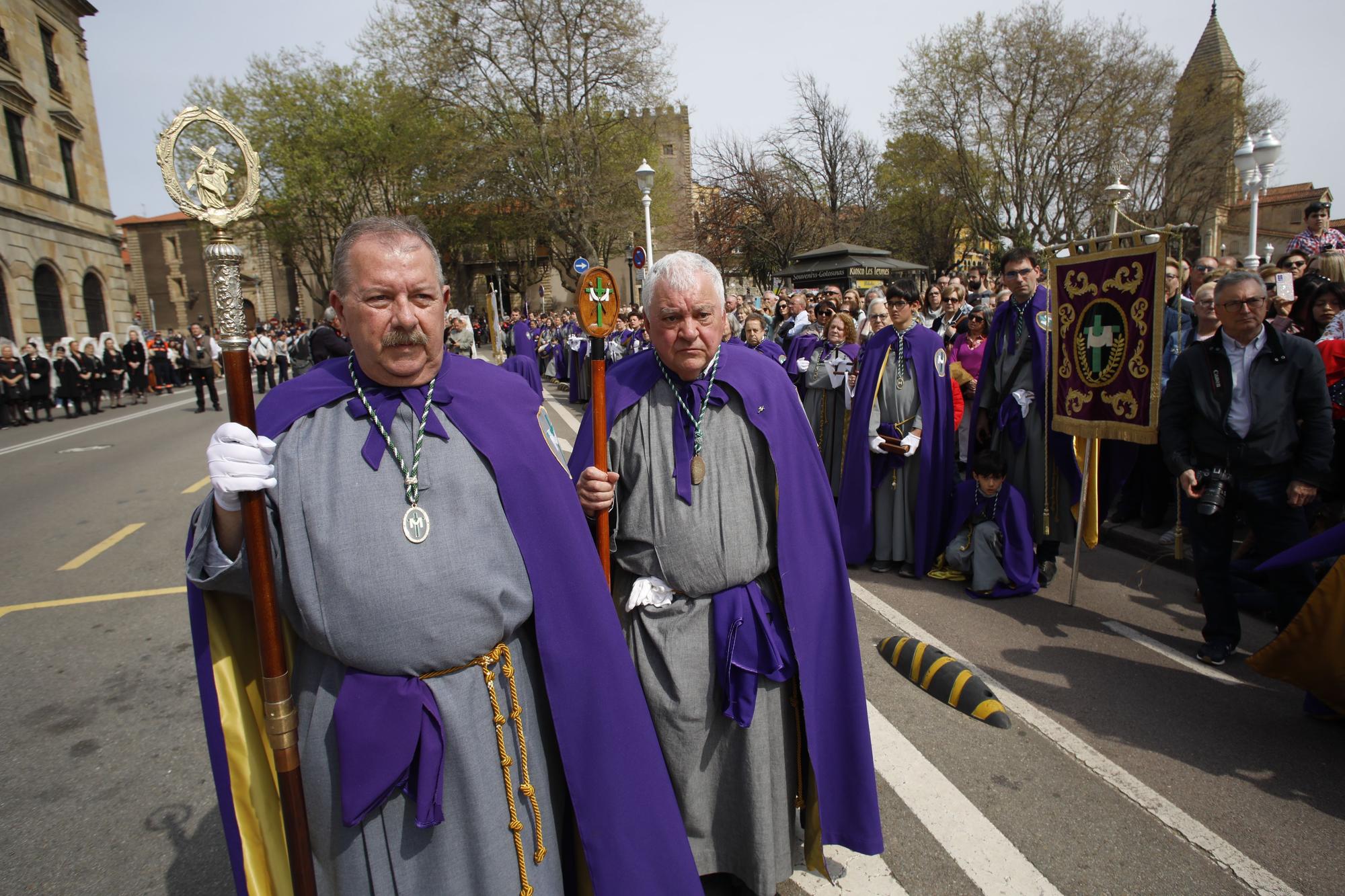 En imágenes: Así fue la procesión del Domingo de Resurrección para poner el broche a la Semana Santa de Gijón