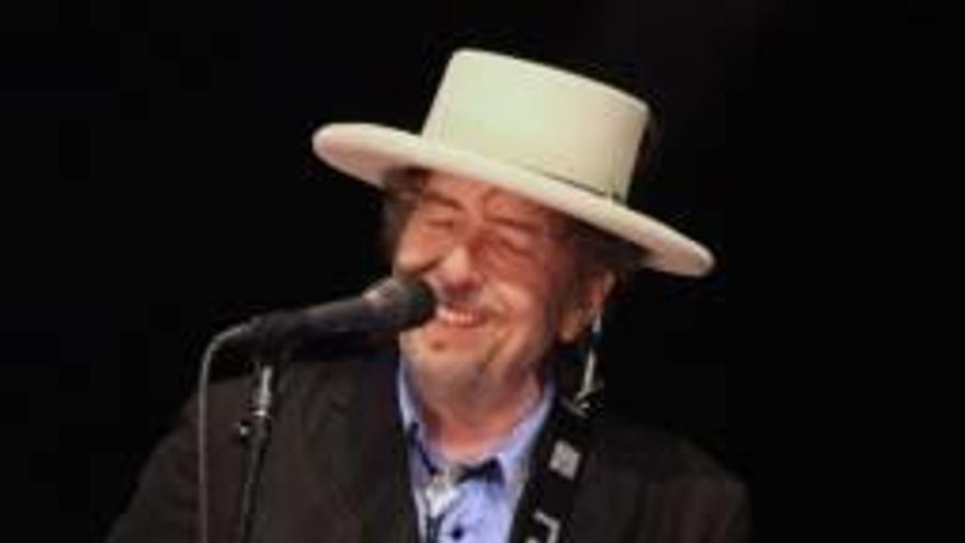 Bob Dylan reconoce el Nobel y luego rectifica