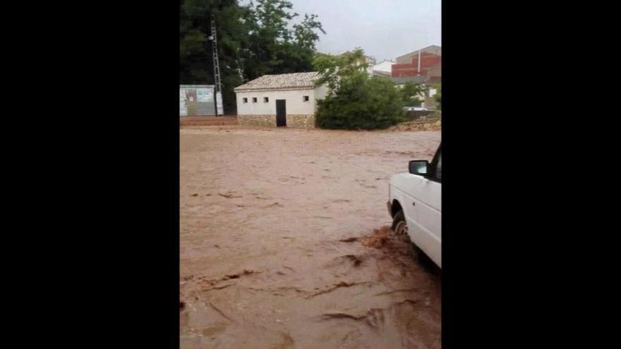 Lluvias torrenciales en Férez, camino del pantano del Cenajo (II)