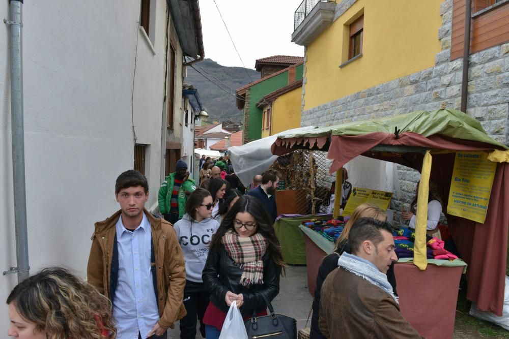 Mercáu Tradicional de La Caleya en Lena