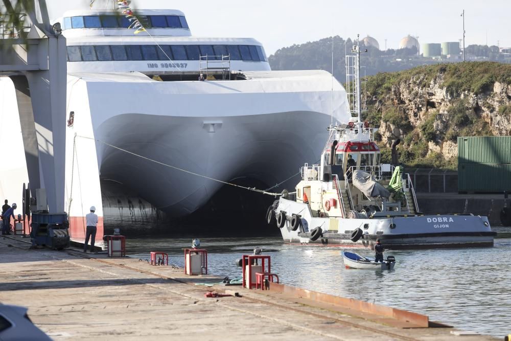 Máxima expectación para la botadura en Gijón del catamarán que construye Armon para Balearia