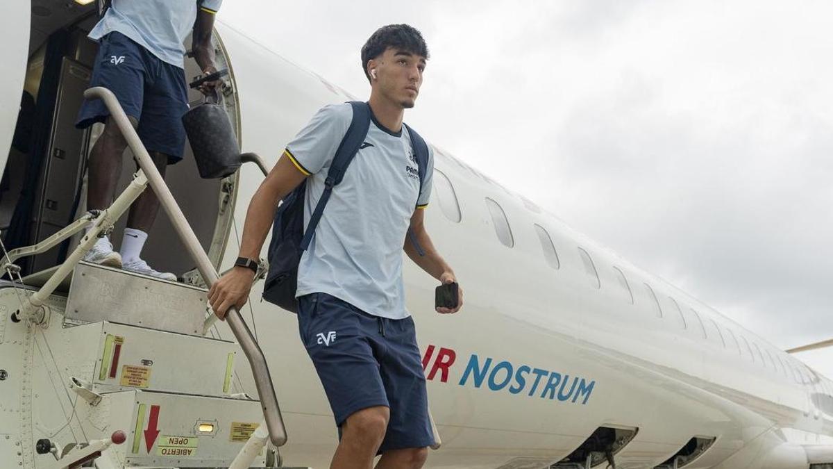 Carlos Maciá cambiará de dorsal y pasará a tener número de profesional en el Villarreal CF.