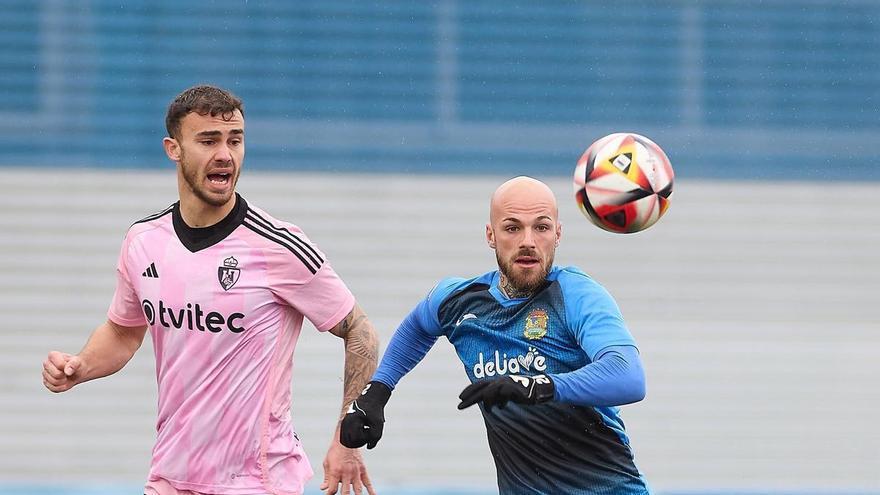 La Ponferradina pierde 2-1 en Fuenlabrada y deja el liderato en bandeja al Deportivo