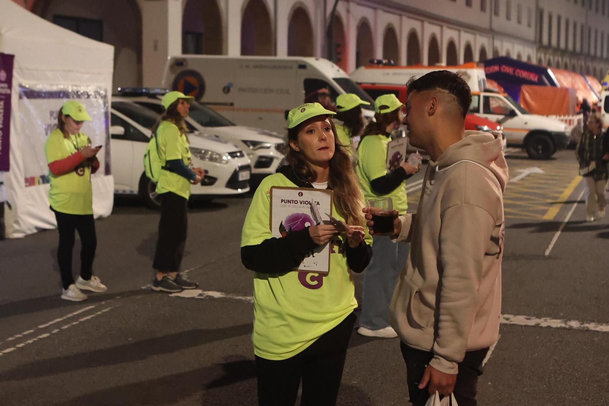 Arde la falla del San Juan de A Coruña con Dépor, Leyma y Luisa Villalta como protagonistas