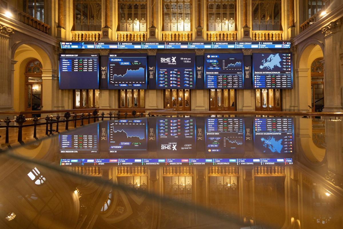 Paneles del Ibex, en el Palacio de la Bolsa de Madrid-