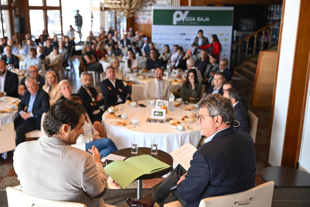 Foro Proyectando Vega Baja en el Club Naútico de Torrevieja