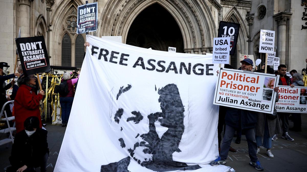 Protesta en Londres contra la extradición de Julian Assange