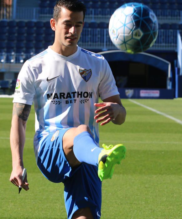 El defensa madrileño es presentado en La Rosaleda como nuevo jugador del Málaga CF. Es la tercera incorporación en el mercado invernal del club blanquiazul.