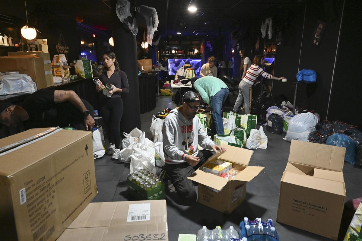 Recogida de alimentos y ropa para víctimas en el pub ¡Ay Cariño! de Castelló.