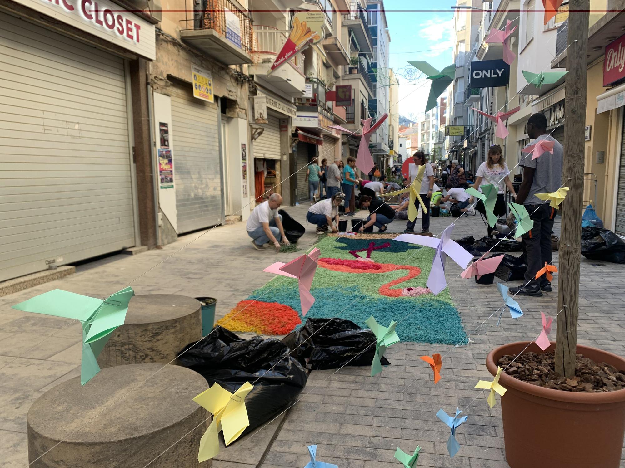 Roses llueix amb les Catifes de Corpus