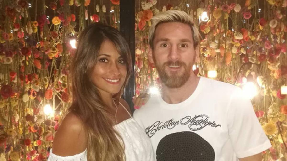 Antonella y Messi, en su nuevo restaurante