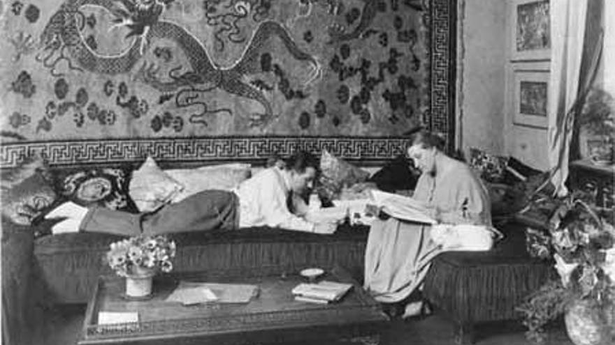 Fritz Lang y Thea von Harbou, en su apartamento berlinés, en 1924.