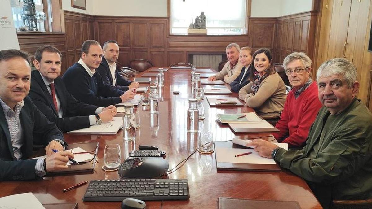 La reunión de la mañana de este jueves, en las instalaciones del Puerto de Vigo.