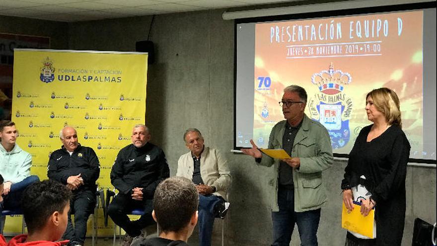 Antonio Rodríguez &#039;Tonono&#039; junto a Reyes Martel durante la presentación de la cuarta temporada de la UD Las Palmas D.