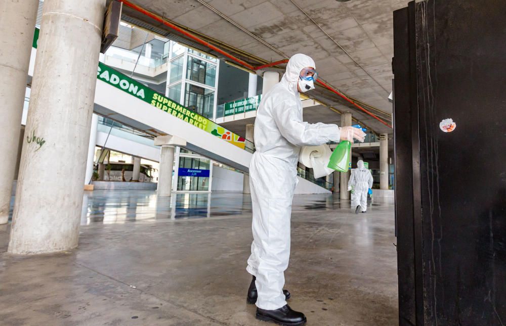 La UME desinfecta la estaciones de autobuses de Benidorm
