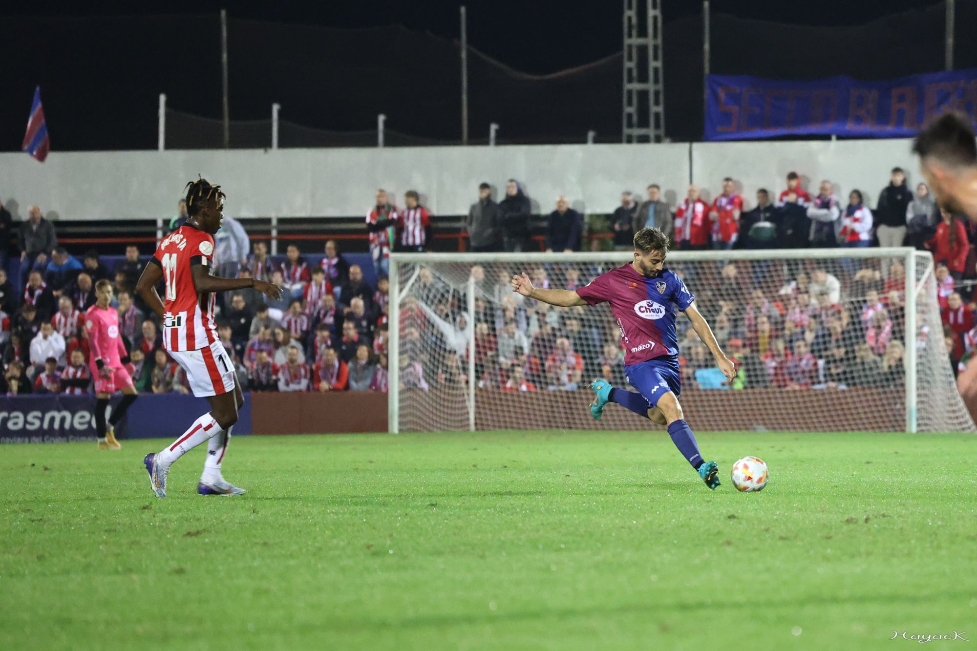 Las imágenes que dejó el partido entre el Alzira y el Athletic Club