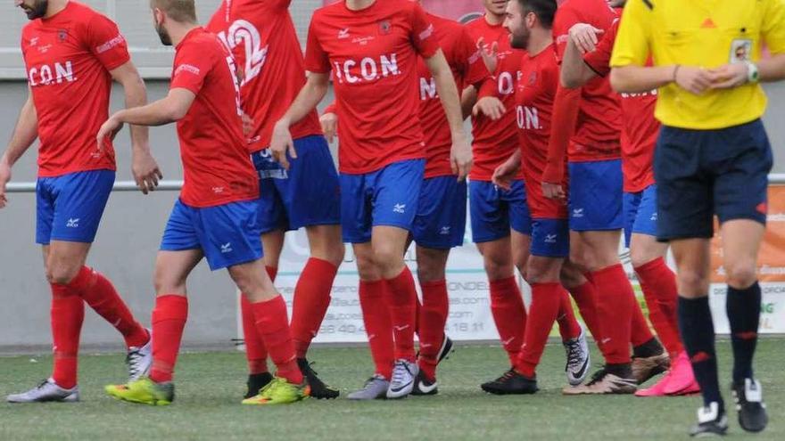 Los jugadores del Choco celebran uno de los goles de ayer. // Eugenio Álvarez