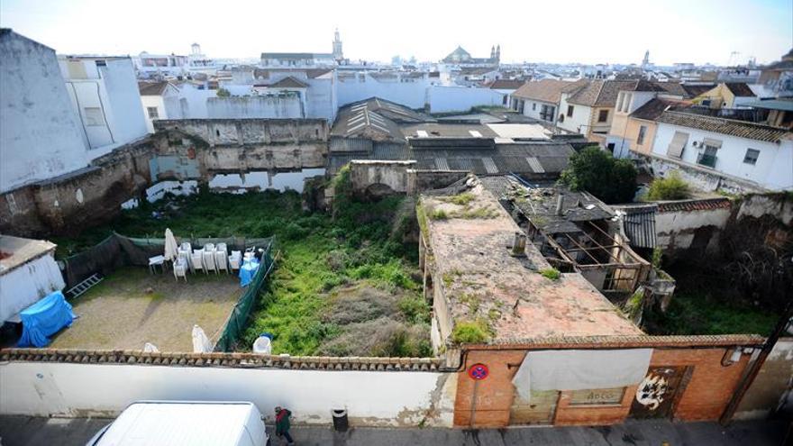 El Ayuntamiento planea instalar parkings modulares en el casco