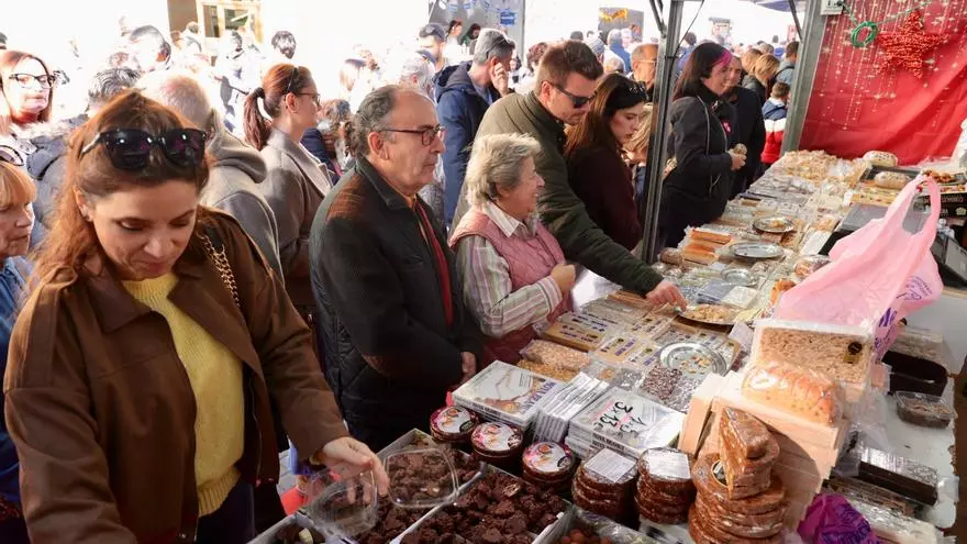 Así es la Feria del Turrón en Xixona: gran asistencia y mucha variedad de este producto tan navideño