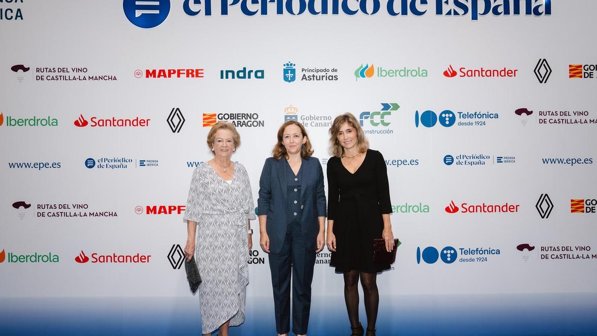 Arantza Sarasola, vicepresidenta de Prensa Ibérica; Eloísa del Pino, presidenta del Consejo Superior de Investigaciones Científicas (CSIC), y Ainhoa Moll, consejera adjunta a la Presidencia y directora editorial de Prensa Ibérica.