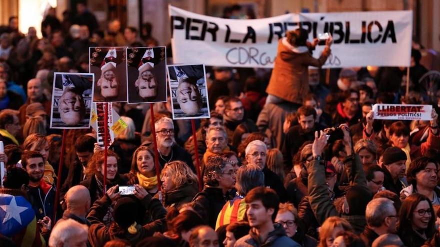 Concentraciones en protesta por los encarcelamientos de los cinco políticos independentistas