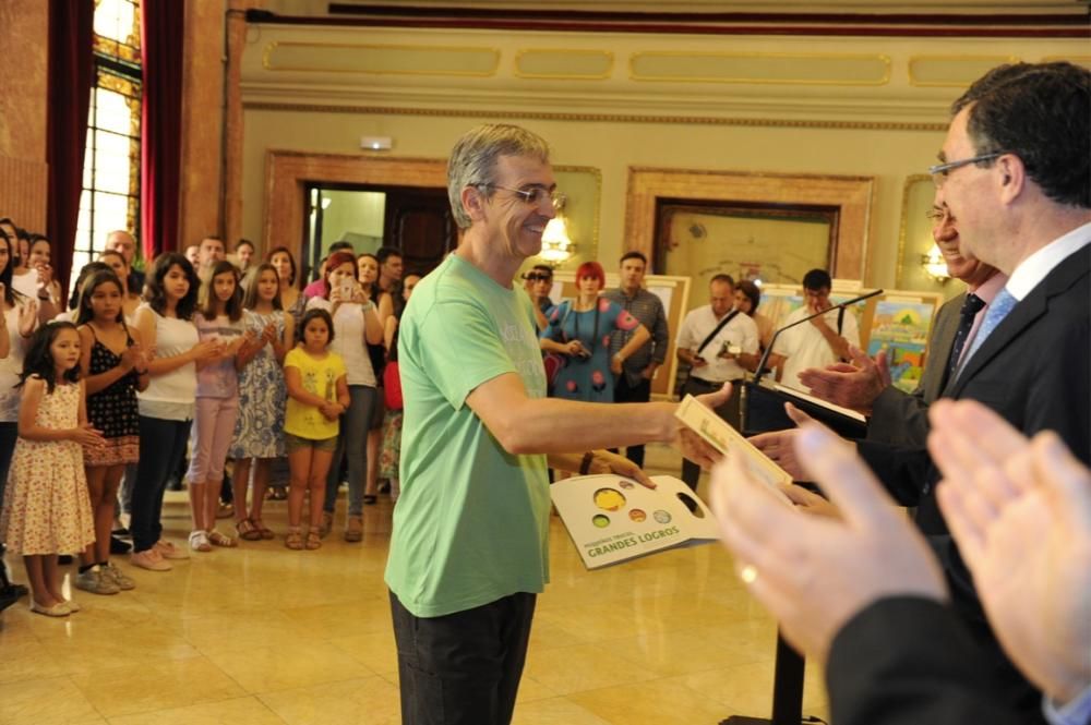 El alcalde de Murcia entrega a los niños y niñas los premios municipales del Día del Medio Ambiente