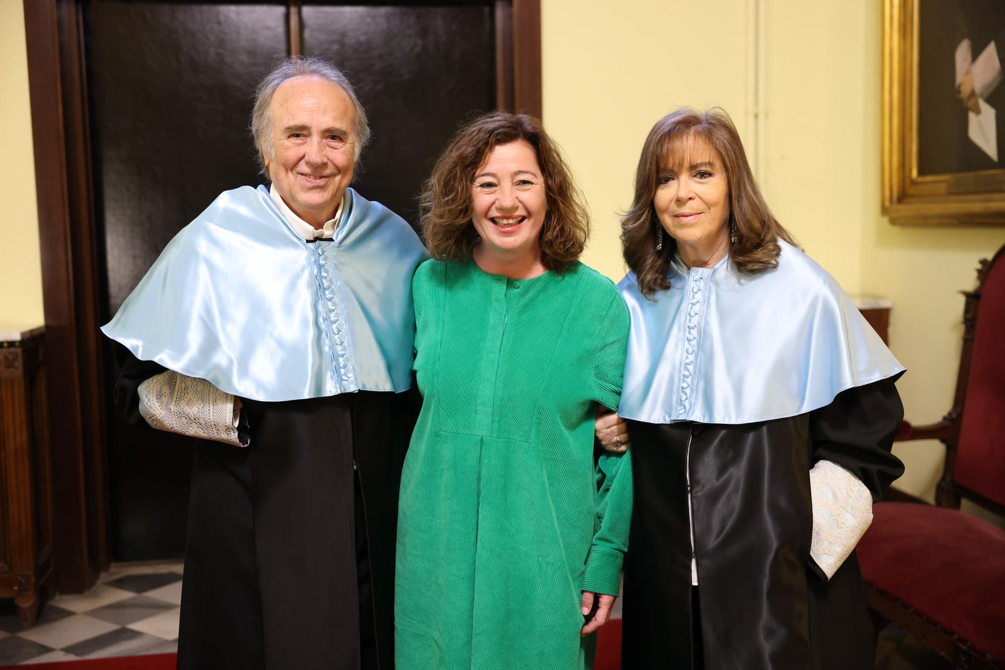 Maria del Mar Bonet y Joan Manuel Serrat defienden la música y la libertad en su 'honoris causa' por la Universitat de Barcelona