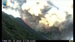 El volcán Stromboli vuelve a la vida en Italia con una intensa erupción