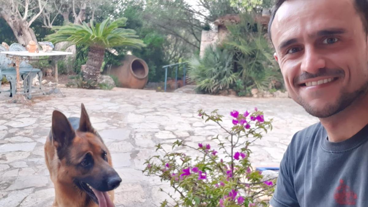 Iván Sevillano ha salido al campo a correr con Sirhan.
