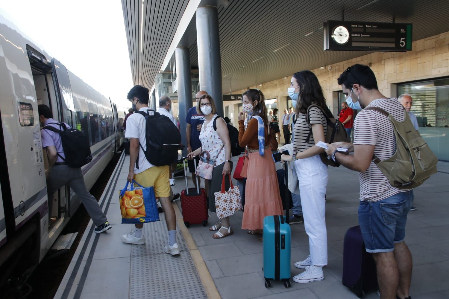 Primer viaje del tren rápido Badajoz-Madrid