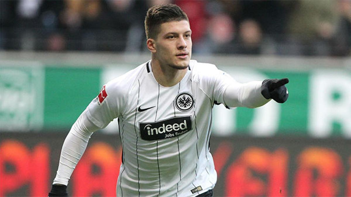 Así juega Luka Jovic, el 9 del futuro que se queda el Madrid y no el Barça