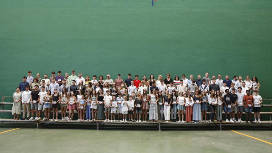 El Grupo Covadonga premia a sus &quot;embajadores&quot; y celebra el día grande de sus fiestas