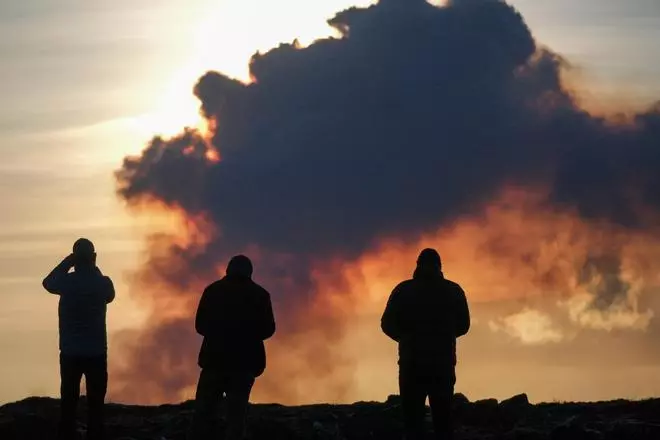 La nueva erupción volcánica de Islandia, en imágenes