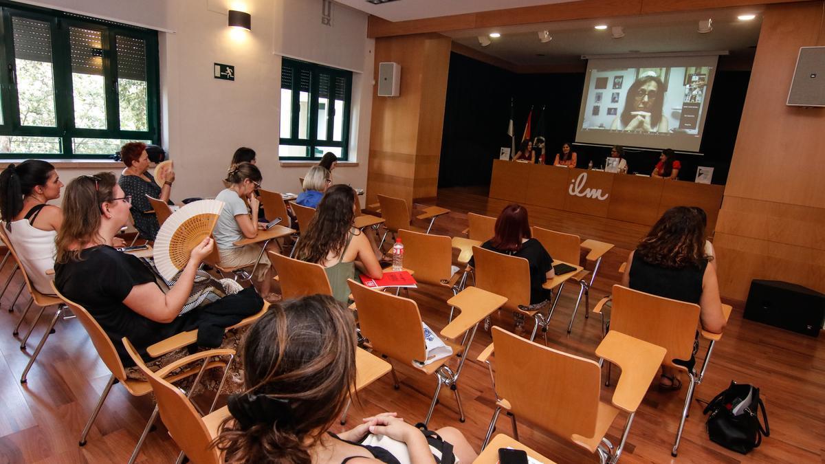 Asistentes a la presentación del Manual de Derecho Constitucional con perspectiva de género