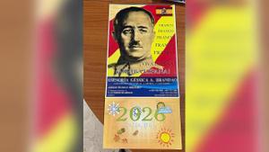 Un alcalde de Vox en Jaén lanza en su negocio un calendario franquista.