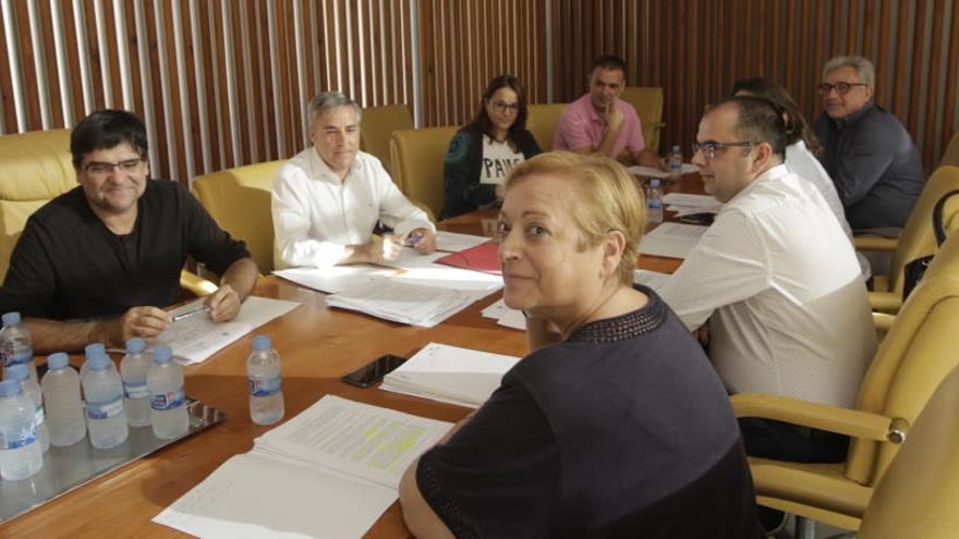 Un instante de la Comisión de Hacienda celebrada esta mañana