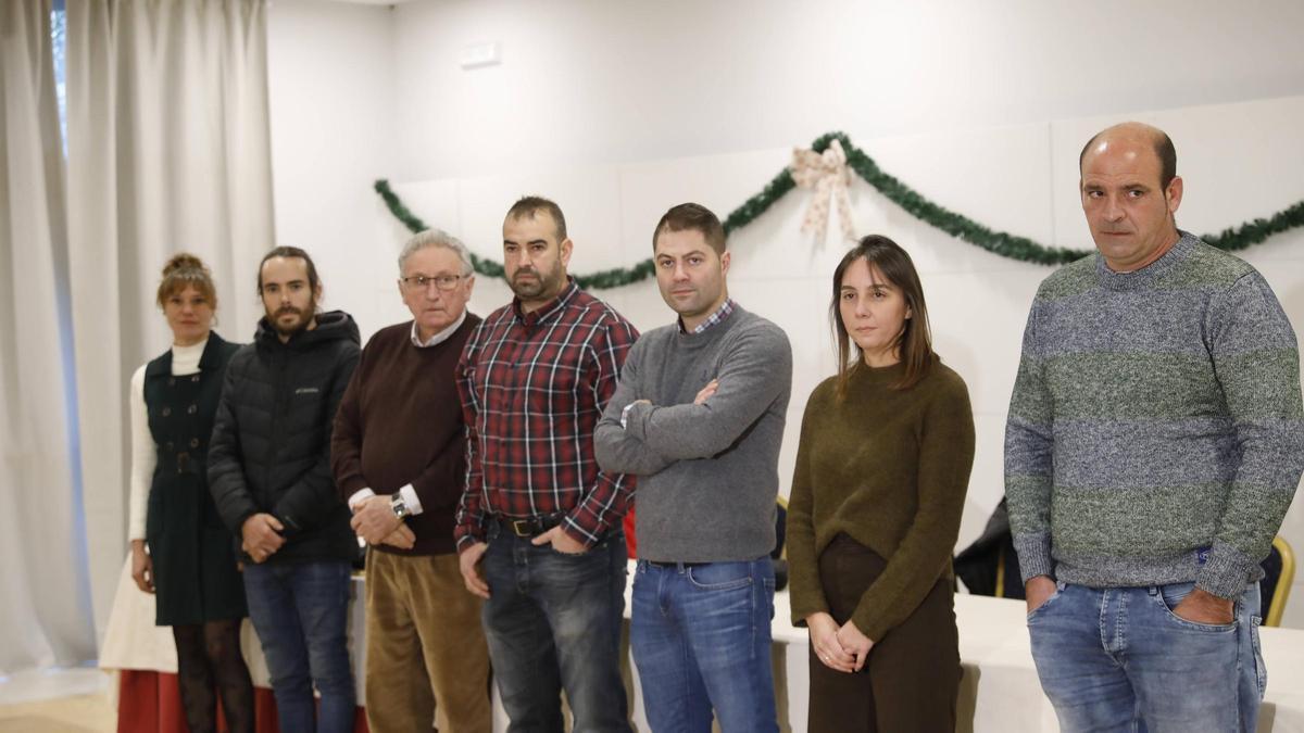 María García, Francisco Valcarce, Ramón Artime, David Pérez Naya, Borja Fernández, Silvia Meiriño y Roberto Tuñón, durante la comparecencia conjunta, este viernes, en Silvota (Llanera).