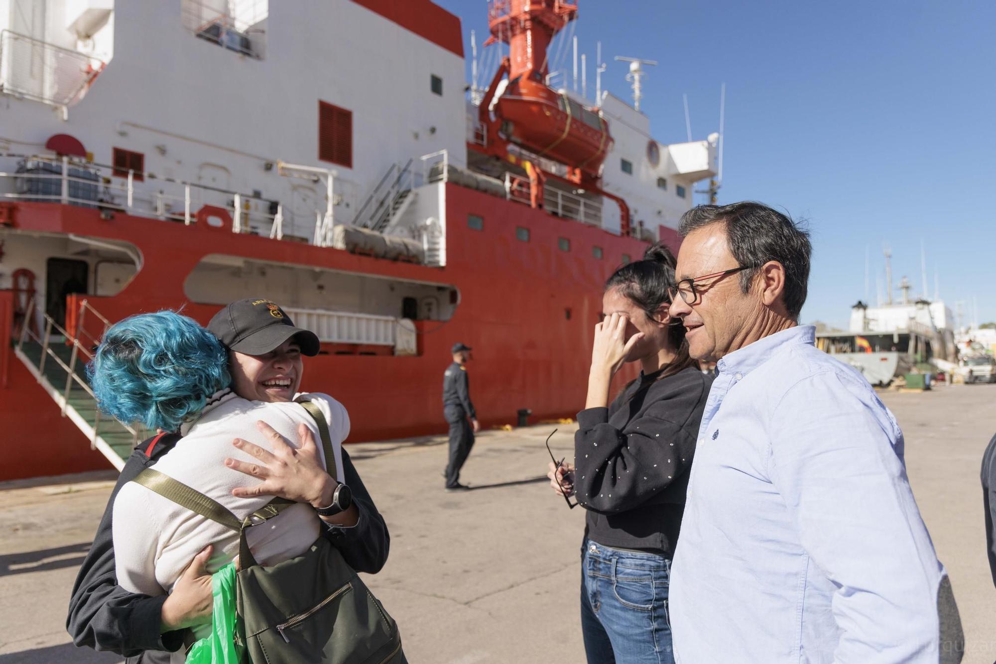 Las imágenes de la despedida del buque Hespérides en Cartagena