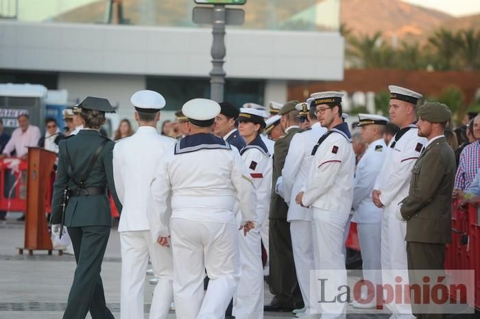 Arriado Solemne de Bandera en el puerto de Cartagena