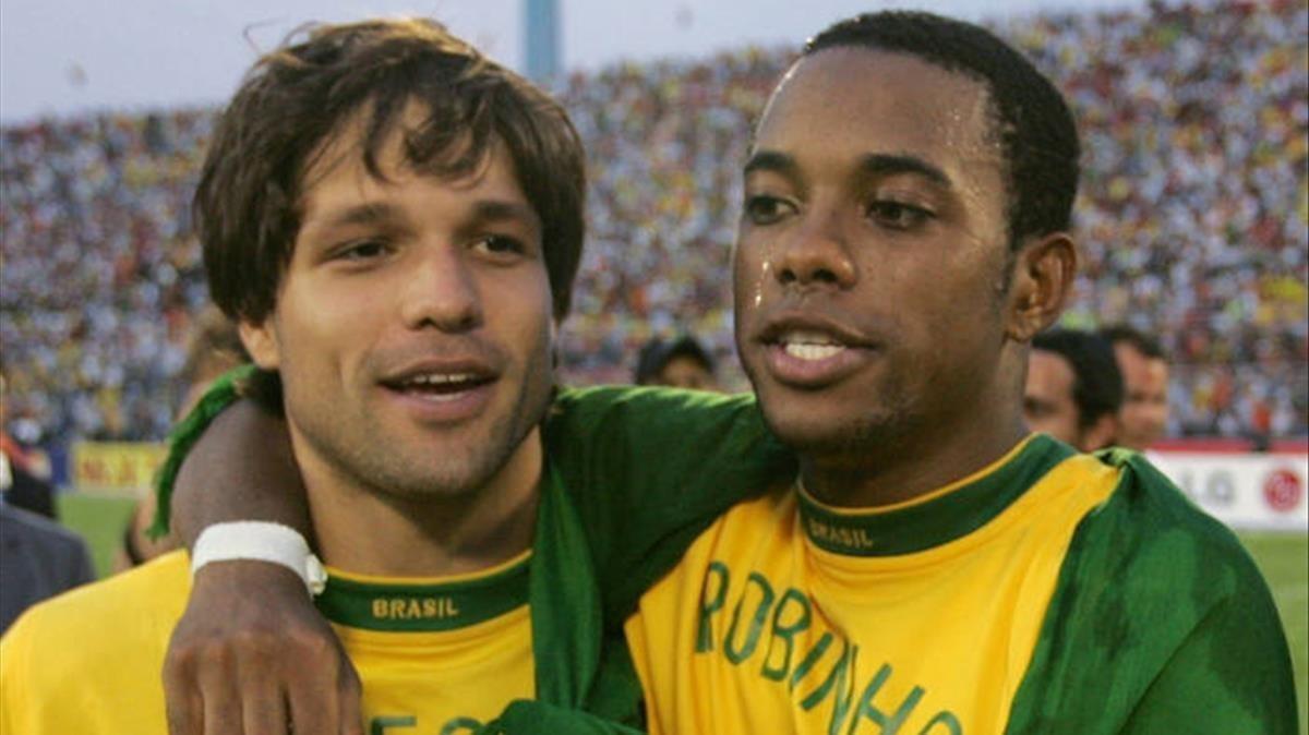 zentauroepp41545609 brazil s diego  l  and robinho celebrate after winning the f180110122954