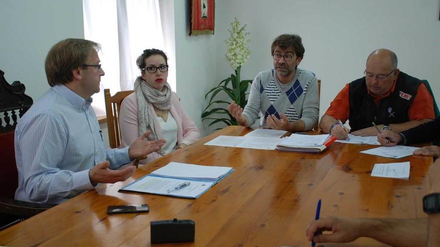 Por la izquierda, Francisco González, Adriana Sánchez, José Sánchez y Manuel Arenas, ayer, en el Pleno.