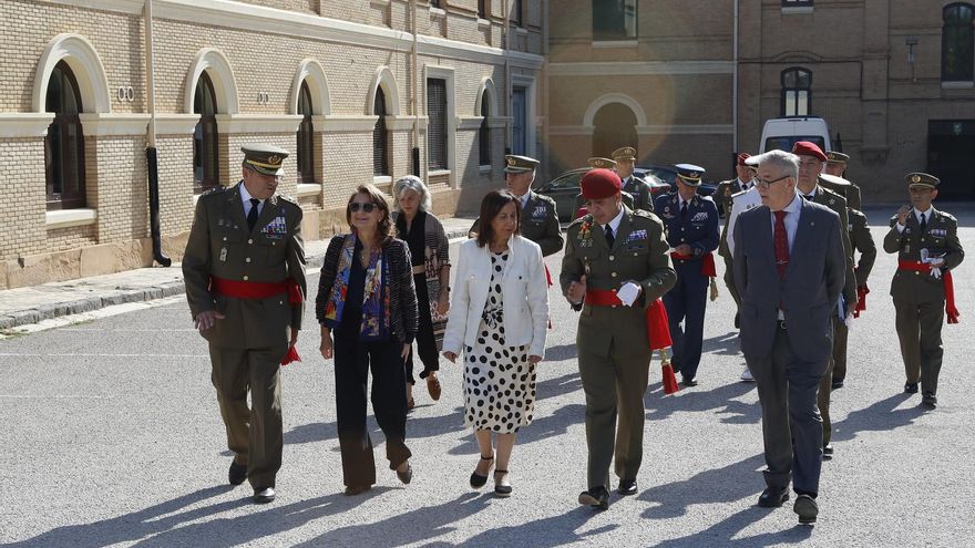 Margarita Robles asegura en Zaragoza que los soldados españoles en el Líbano mantienen &quot;la moral alta&quot;