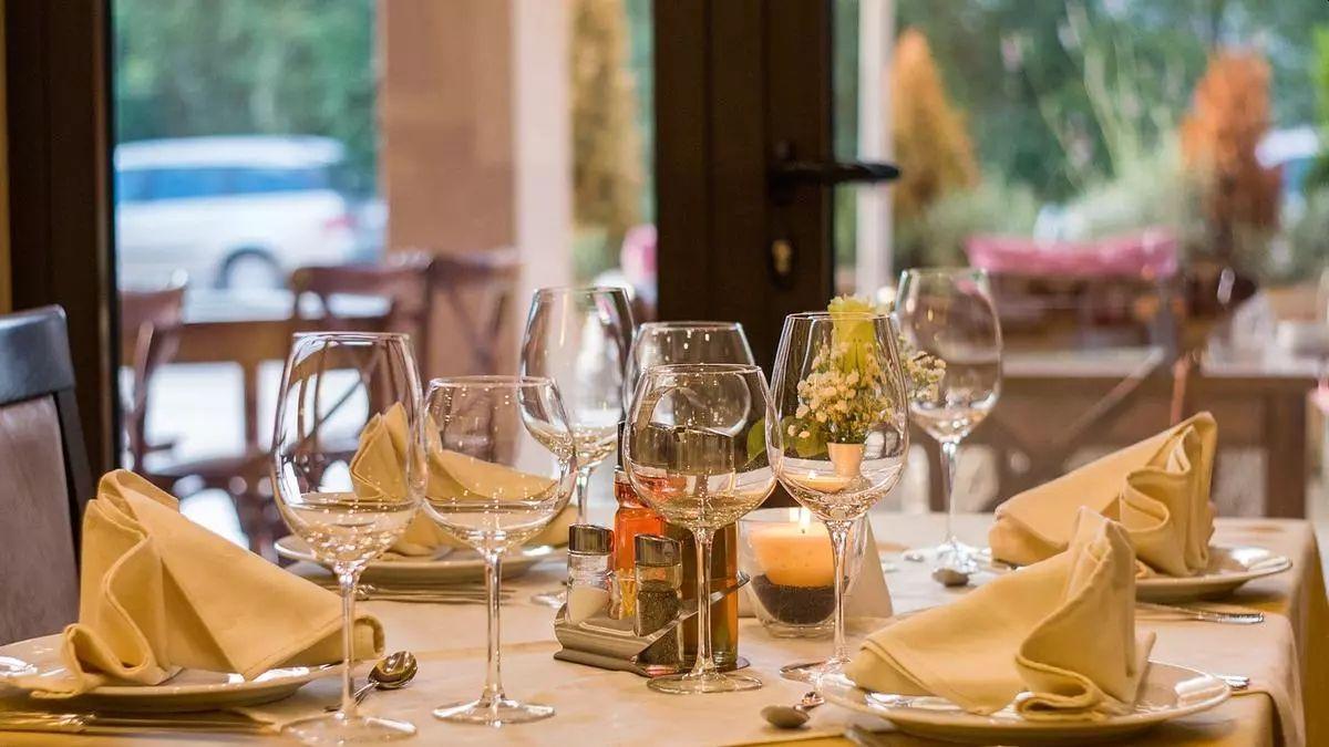 Cuidado con usar tu tarjeta restaurante si estás de baja laboral: podría costarte caro.