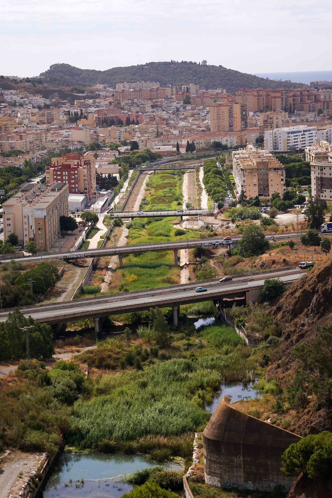 Septiembre de 2023. Aspecto del río Guadalmedina a su paso por la ciudad.