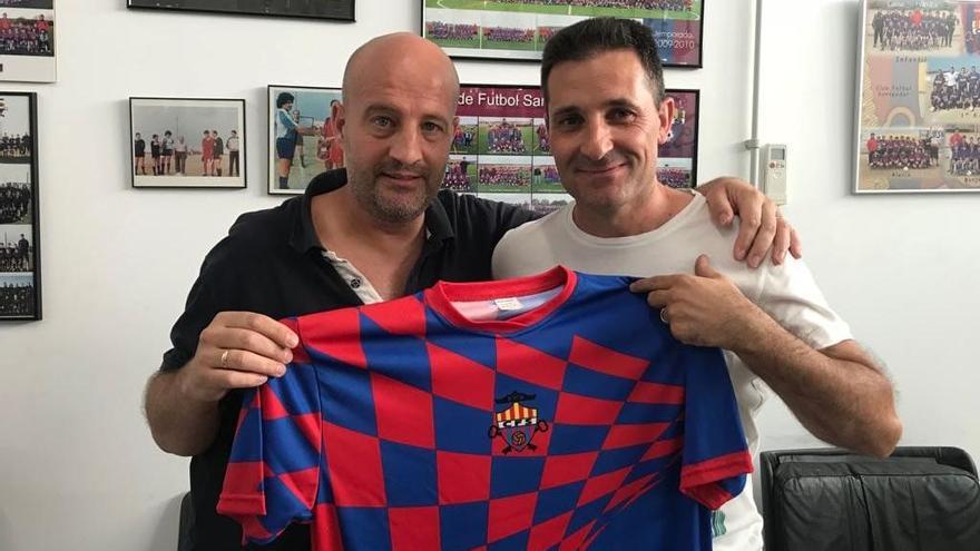 Carlos Marín i Edu Maqueda, amb la samarreta del CF Santpedor.