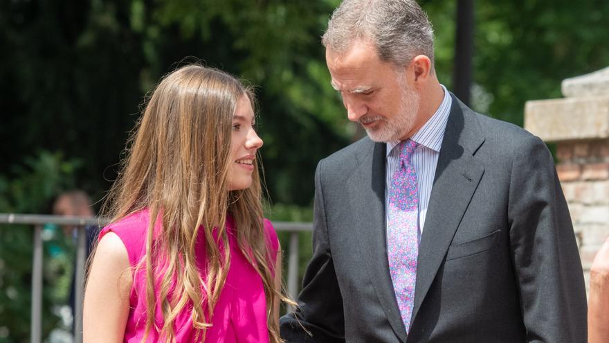 Críticas a la infanta Sofía en su confirmación por su vestimenta: ¿era apropiado para la ocasión?