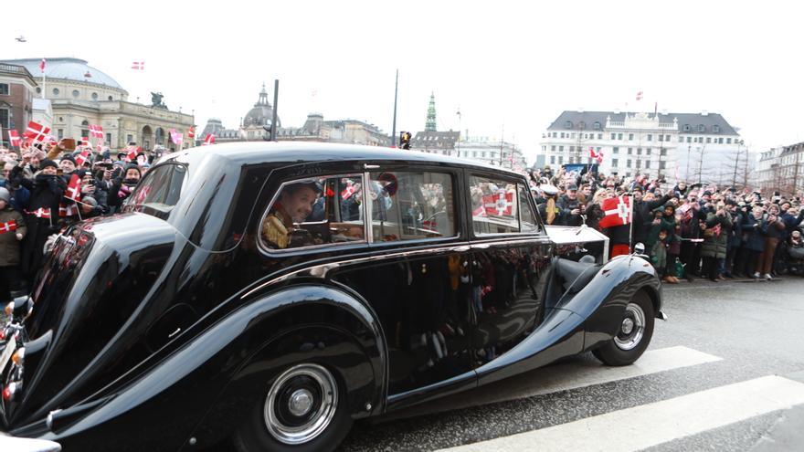 Miles de personas asisten en Copenhague a la histórica coronación de Federico X