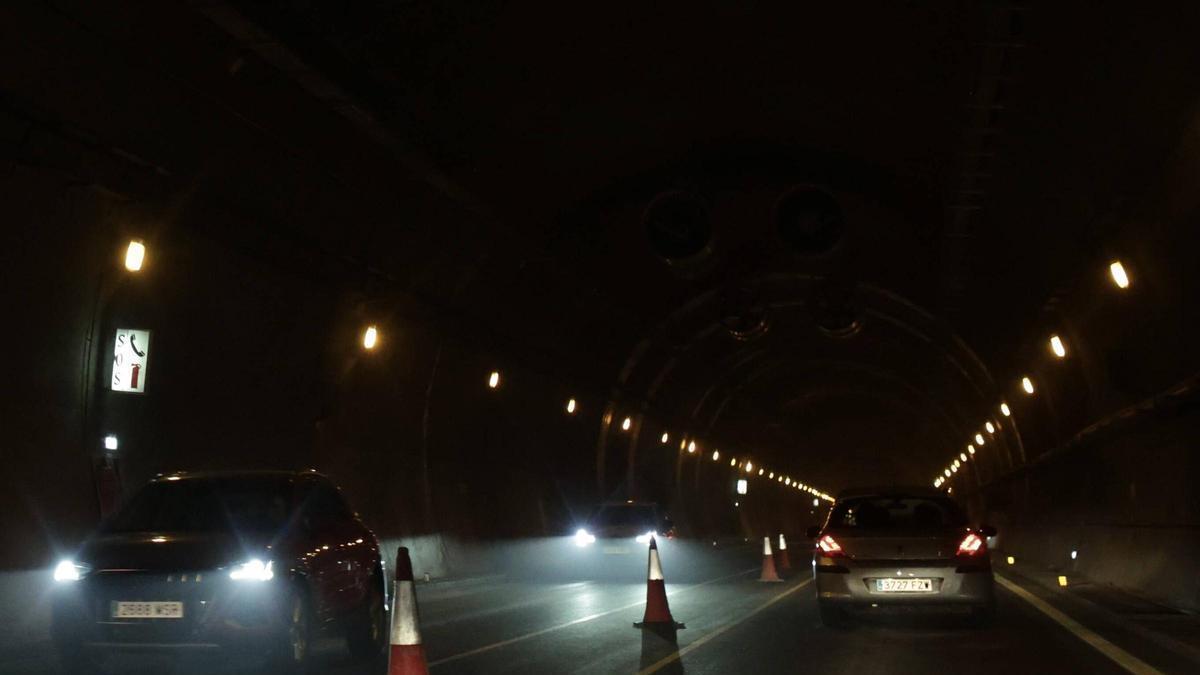 Circulación por el túnel del Negrón