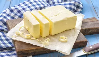 Cómo hacer mantequilla casera con sólo 2 ingredientes