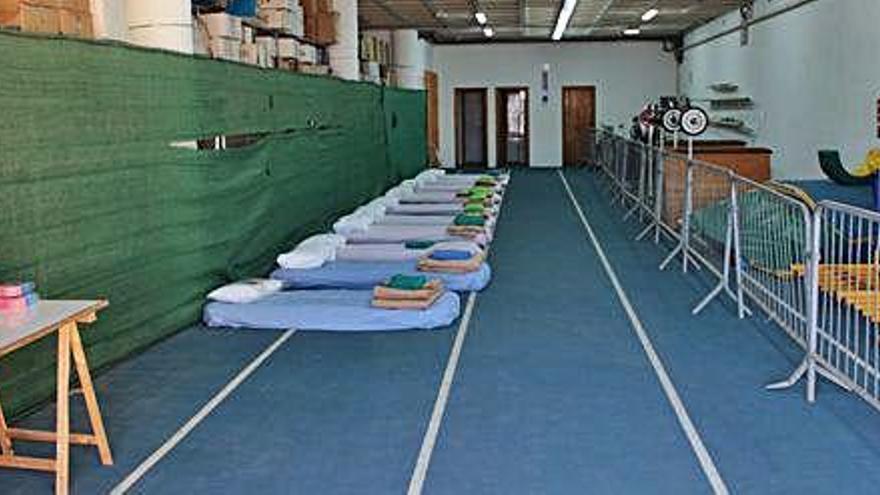 El pabellón deportivo de Santa Eulària alberga el refugio para los sintecho.